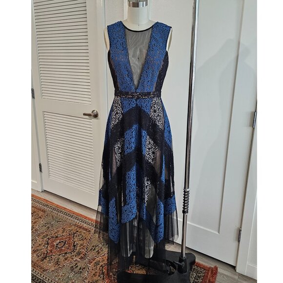 BCBGMAXAZRIA Andi Lace Trim Evening Dress in size 4 - Picture 2 of 9